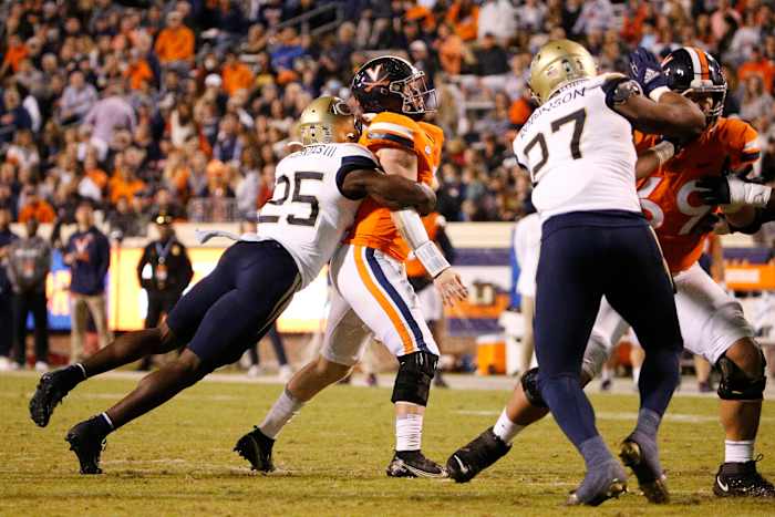 Georgia Tech Linebacker Charlie Thomas sacks Virginia Quarterback Brennan Armstrong